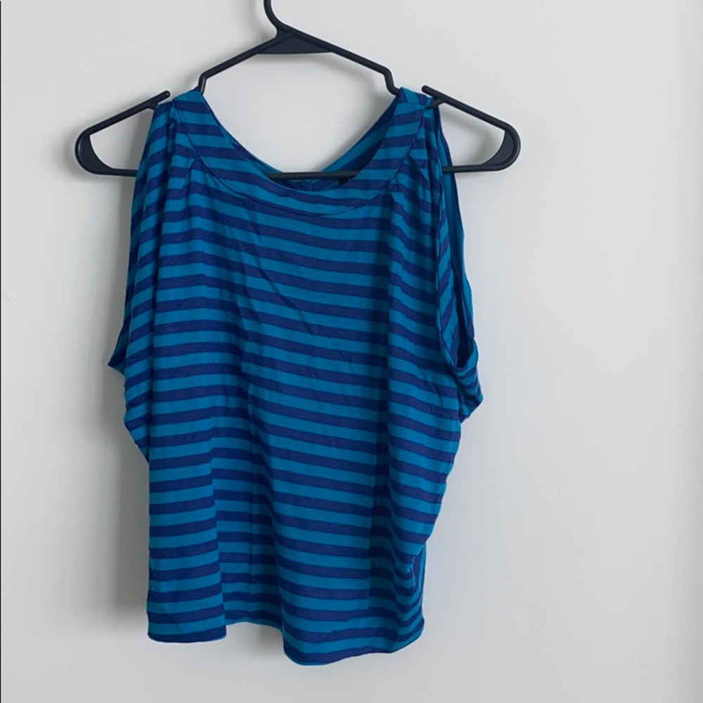BEBE Open back sleeveless top! Like new!!